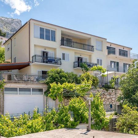 Apartmani Mirta Omis A Buitenkant foto