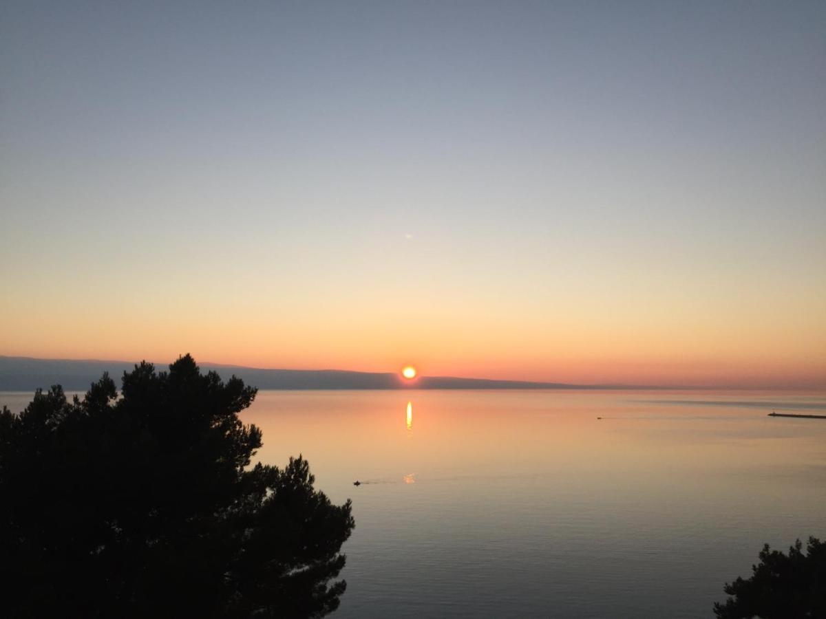 Apartmani Mirta Omis A Buitenkant foto
