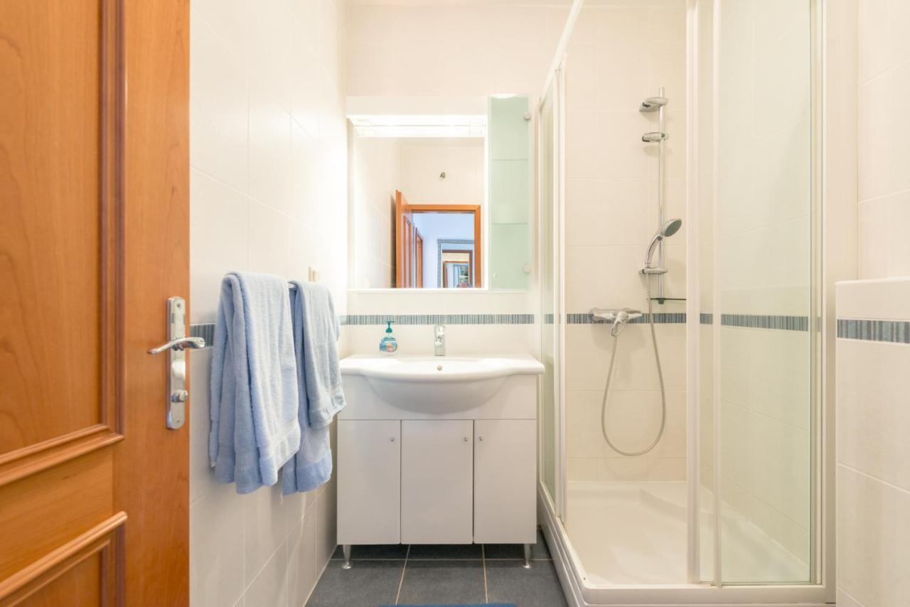 Apartmani Mirta Omis A Buitenkant foto