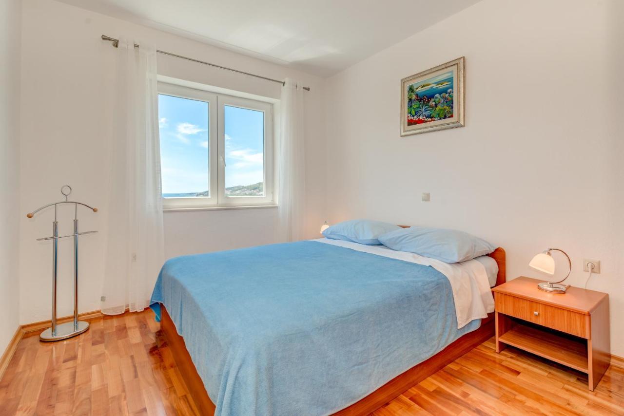 Apartmani Mirta Omis A Buitenkant foto