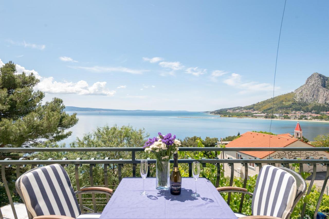 Apartmani Mirta Omis A Buitenkant foto