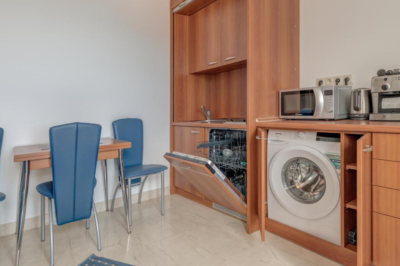 Apartmani Mirta Omis A Buitenkant foto